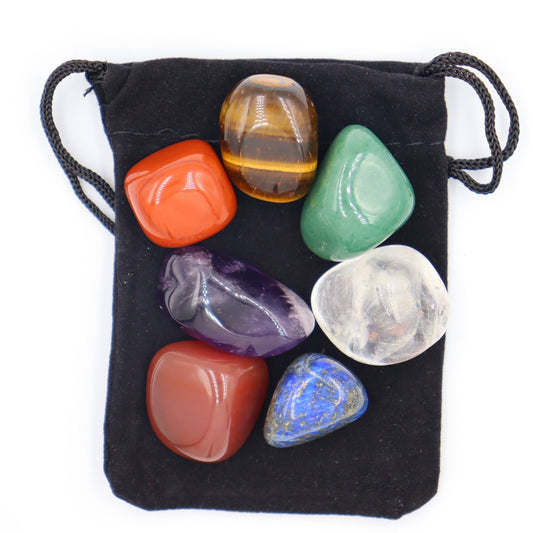 Set of 7 polished tumbled healing crystals in black velvet drawstring pouch: tiger's eye, carnelian, green aventurine, amethyst, clear quartz, red jasper, lapis lazuli – natural gemstones for chakra balancing, meditation, and energy healing