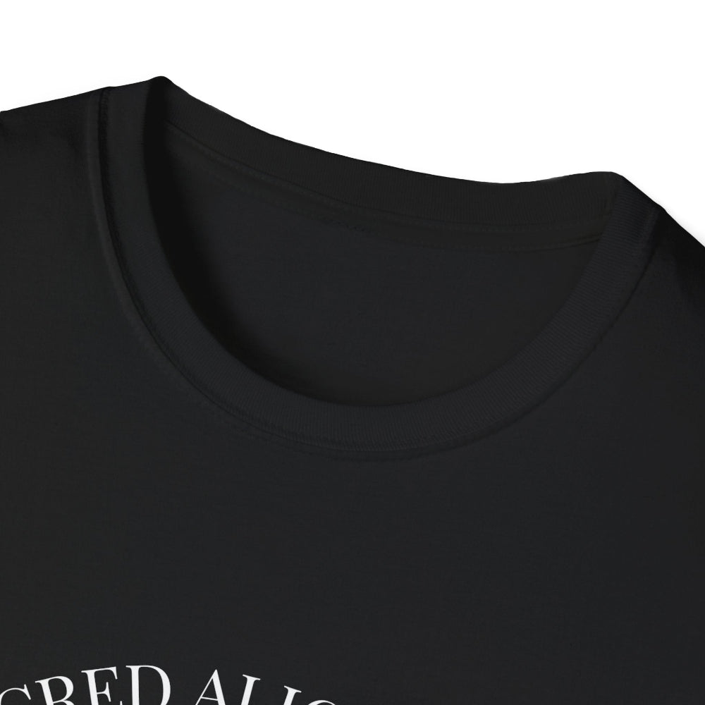 Close-up of black unisex cotton crewneck t-shirt collar: soft ribbed neckline, clean stitching, comfortable fit. Premium durable crew neck construction detail.